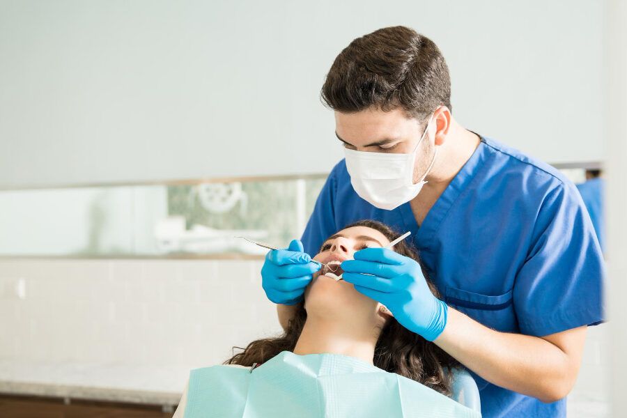 Cuánto cuesta una limpieza dental en España | Precios 2024